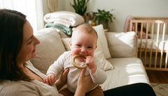 Poussée dentaire de bébé : les signes pour la reconnaître et le soulager